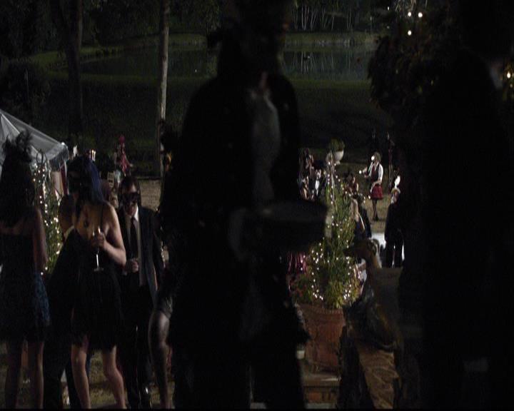 VampireDiariesWorld-dot-org_2x07Masquerade0937.jpg