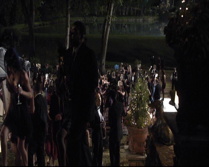 VampireDiariesWorld-dot-org_2x07Masquerade0938.jpg