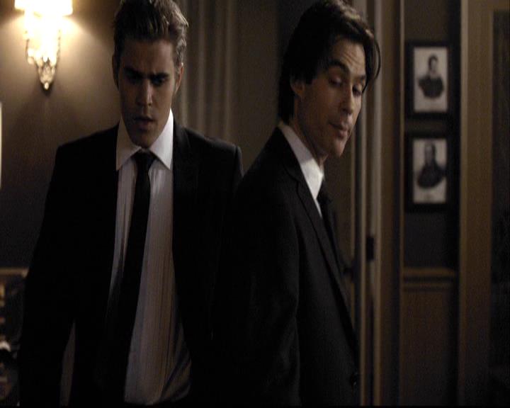 VampireDiariesWorld-dot-org_2x07Masquerade0944.jpg