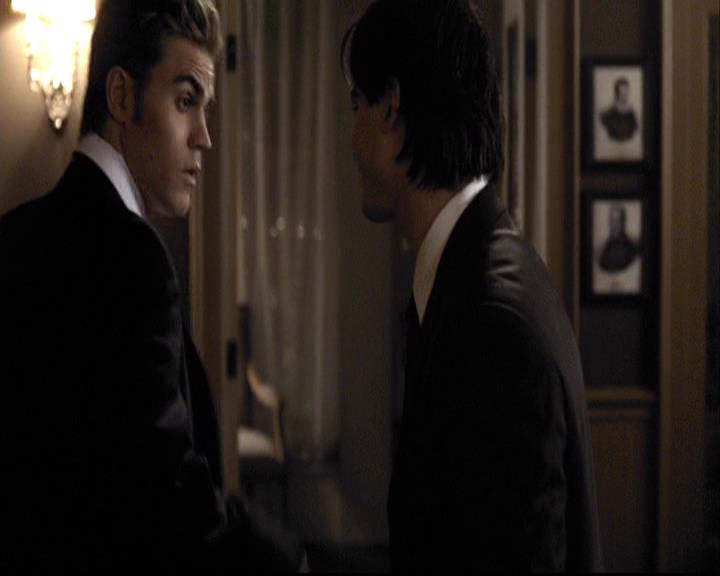 VampireDiariesWorld-dot-org_2x07Masquerade0949.jpg