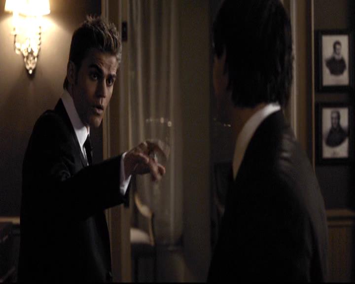 VampireDiariesWorld-dot-org_2x07Masquerade0950.jpg