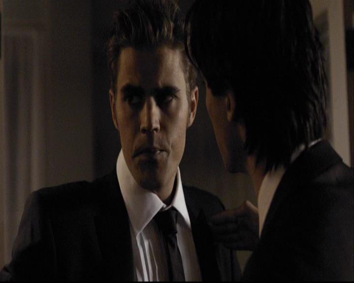 VampireDiariesWorld-dot-org_2x07Masquerade0959.jpg