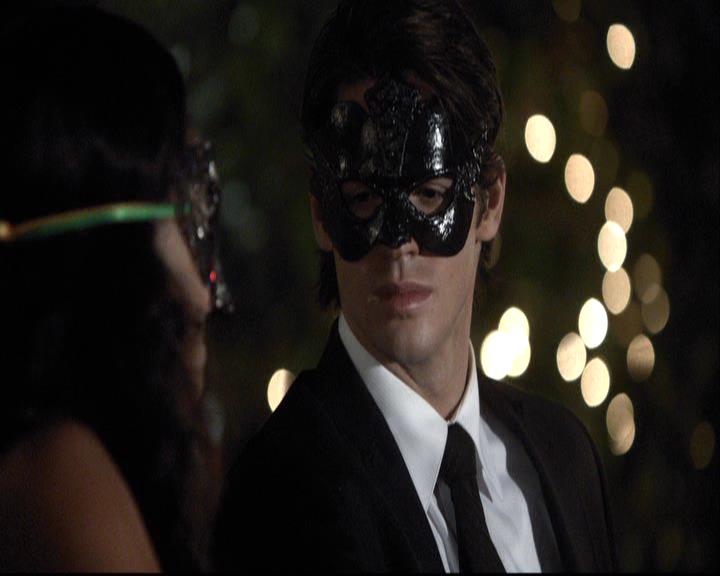 VampireDiariesWorld-dot-org_2x07Masquerade0972.jpg