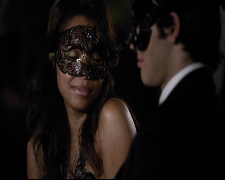 VampireDiariesWorld-dot-org_2x07Masquerade0984.jpg