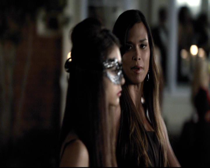 VampireDiariesWorld-dot-org_2x07Masquerade1003.jpg