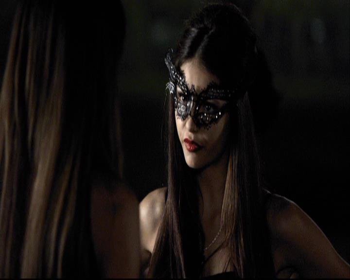 VampireDiariesWorld-dot-org_2x07Masquerade1009.jpg