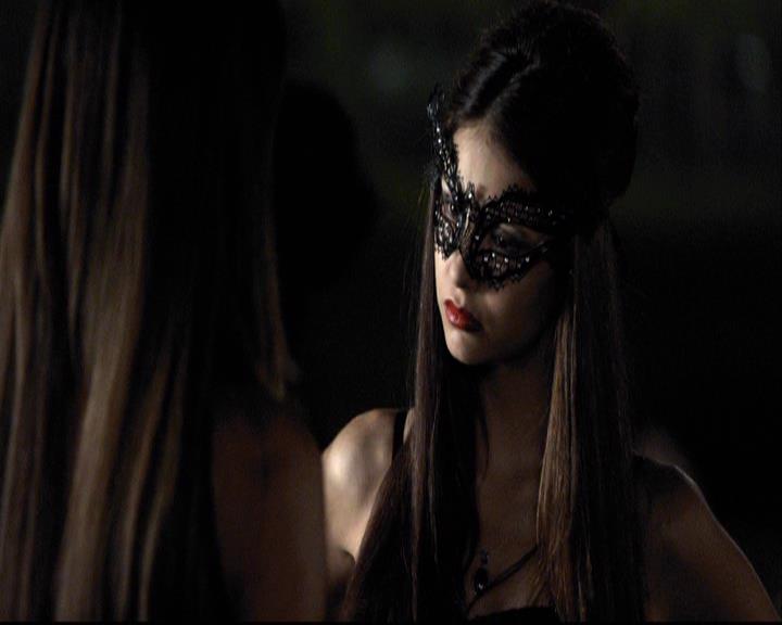 VampireDiariesWorld-dot-org_2x07Masquerade1010.jpg