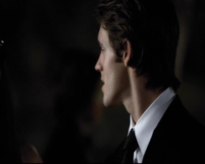 VampireDiariesWorld-dot-org_2x07Masquerade1020.jpg