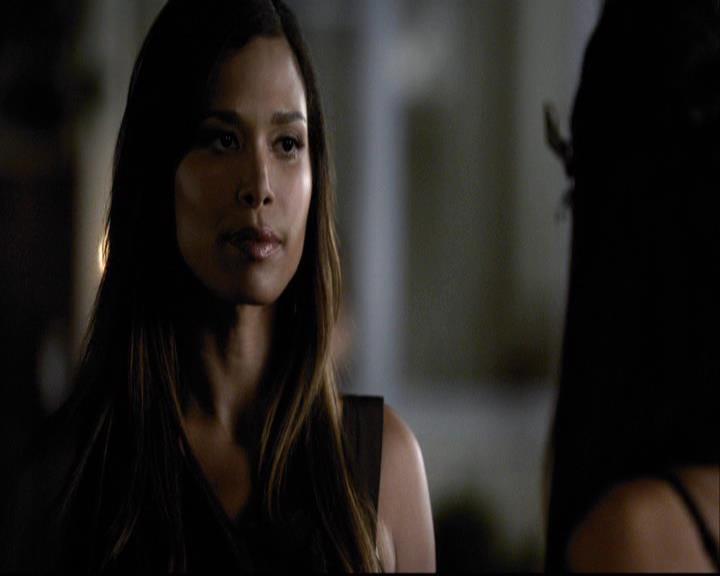 VampireDiariesWorld-dot-org_2x07Masquerade1022.jpg