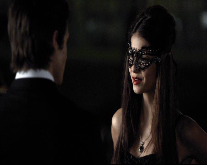 VampireDiariesWorld-dot-org_2x07Masquerade1027.jpg