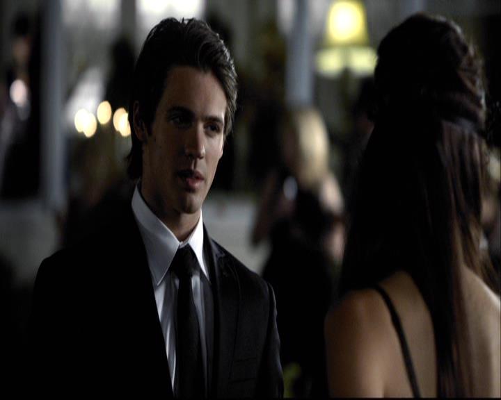 VampireDiariesWorld-dot-org_2x07Masquerade1034.jpg