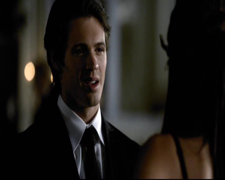 VampireDiariesWorld-dot-org_2x07Masquerade1038.jpg