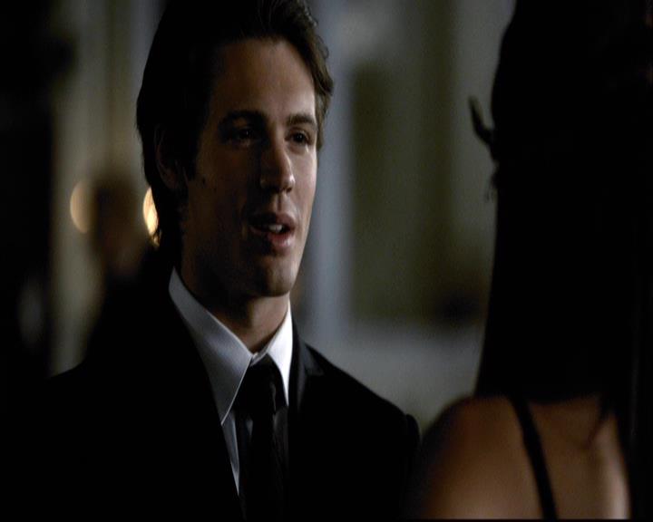 VampireDiariesWorld-dot-org_2x07Masquerade1039.jpg