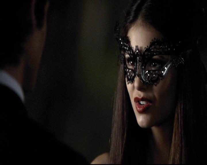 VampireDiariesWorld-dot-org_2x07Masquerade1042.jpg