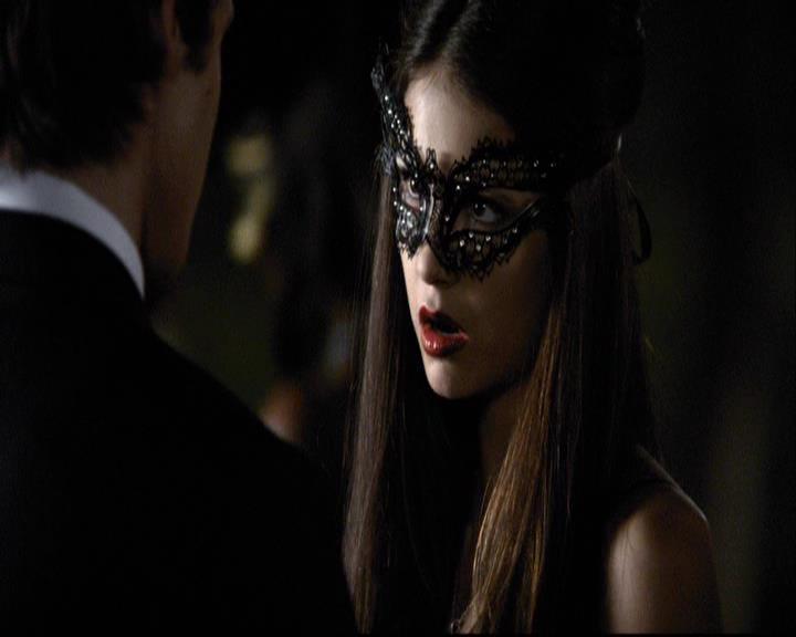 VampireDiariesWorld-dot-org_2x07Masquerade1048.jpg