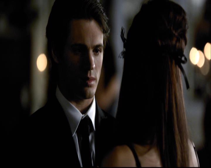 VampireDiariesWorld-dot-org_2x07Masquerade1049.jpg