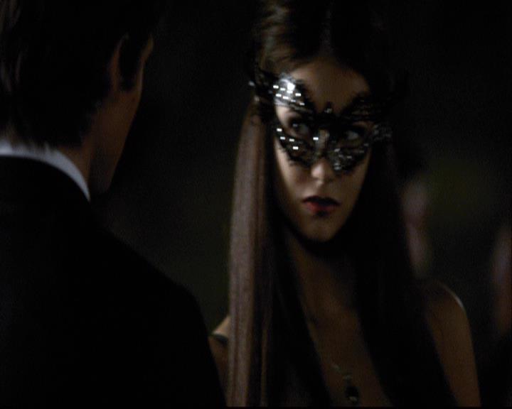 VampireDiariesWorld-dot-org_2x07Masquerade1051.jpg