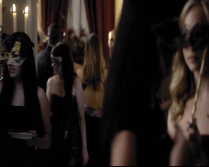 VampireDiariesWorld-dot-org_2x07Masquerade1063.jpg