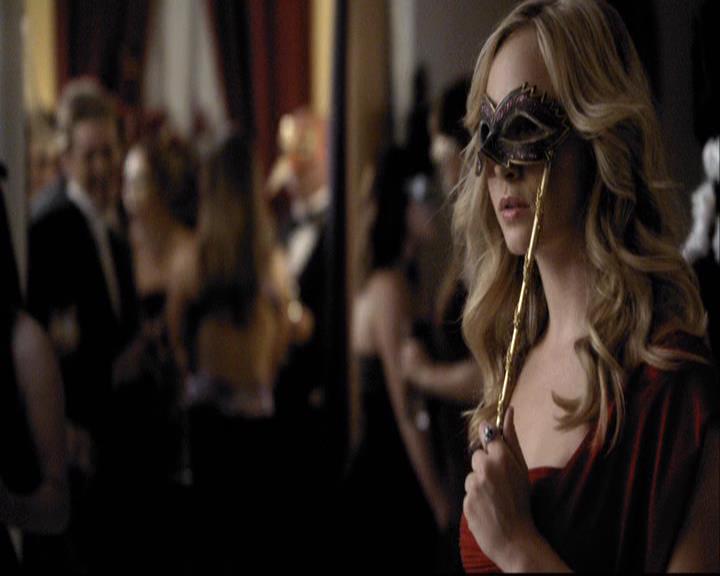 VampireDiariesWorld-dot-org_2x07Masquerade1065.jpg