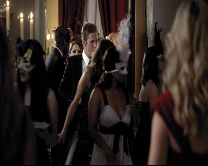 VampireDiariesWorld-dot-org_2x07Masquerade1075.jpg