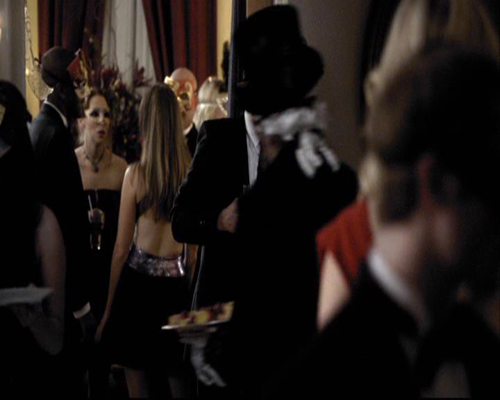 VampireDiariesWorld-dot-org_2x07Masquerade1078.jpg