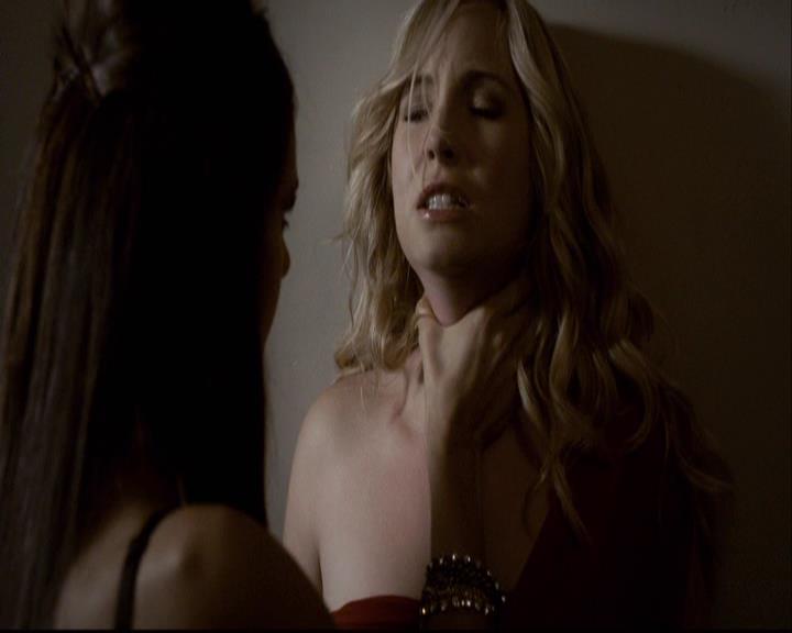 VampireDiariesWorld-dot-org_2x07Masquerade1120.jpg