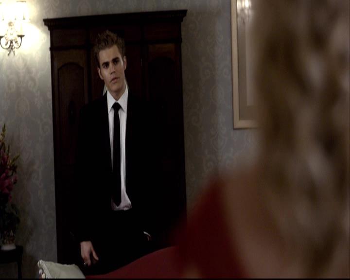 VampireDiariesWorld-dot-org_2x07Masquerade1194.jpg