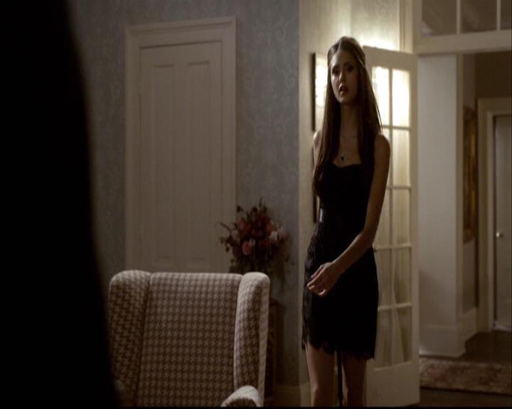 VampireDiariesWorld-dot-org_2x07Masquerade1202.jpg