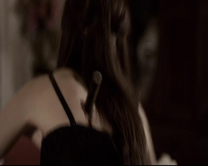 VampireDiariesWorld-dot-org_2x07Masquerade1227.jpg