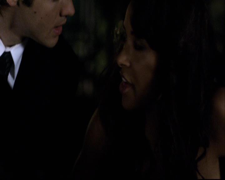 VampireDiariesWorld-dot-org_2x07Masquerade1236.jpg