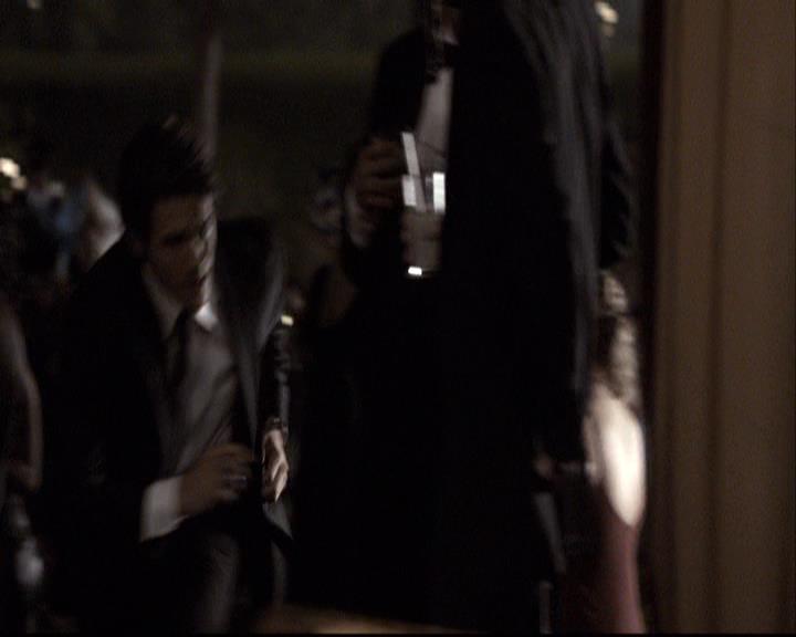 VampireDiariesWorld-dot-org_2x07Masquerade1241.jpg