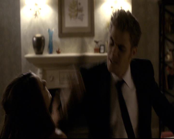 VampireDiariesWorld-dot-org_2x07Masquerade1243.jpg