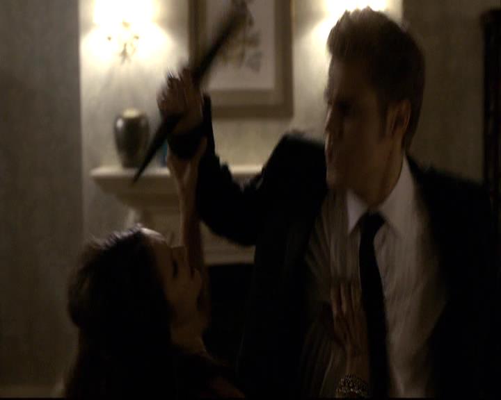 VampireDiariesWorld-dot-org_2x07Masquerade1244.jpg