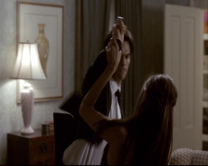 VampireDiariesWorld-dot-org_2x07Masquerade1249.jpg