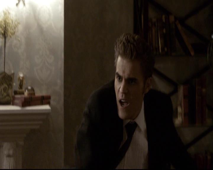 VampireDiariesWorld-dot-org_2x07Masquerade1257.jpg