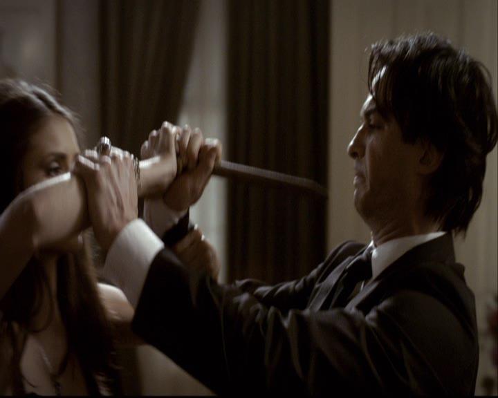 VampireDiariesWorld-dot-org_2x07Masquerade1270.jpg