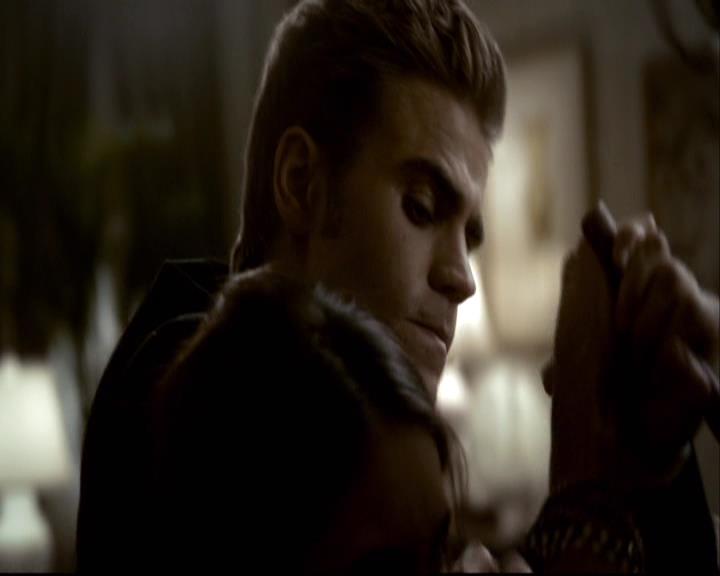 VampireDiariesWorld-dot-org_2x07Masquerade1275.jpg