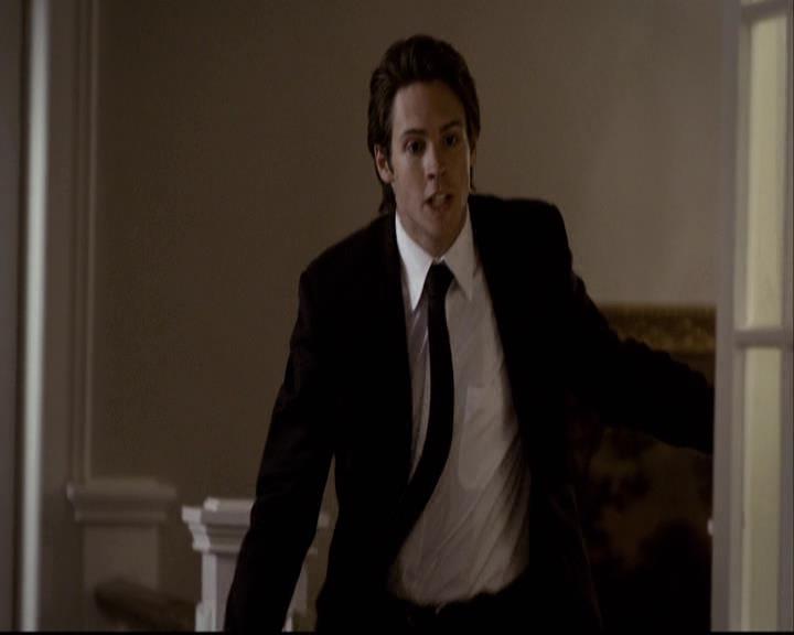 VampireDiariesWorld-dot-org_2x07Masquerade1280.jpg