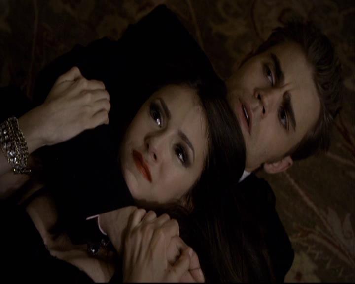 VampireDiariesWorld-dot-org_2x07Masquerade1287.jpg