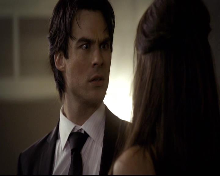 VampireDiariesWorld-dot-org_2x07Masquerade1292.jpg