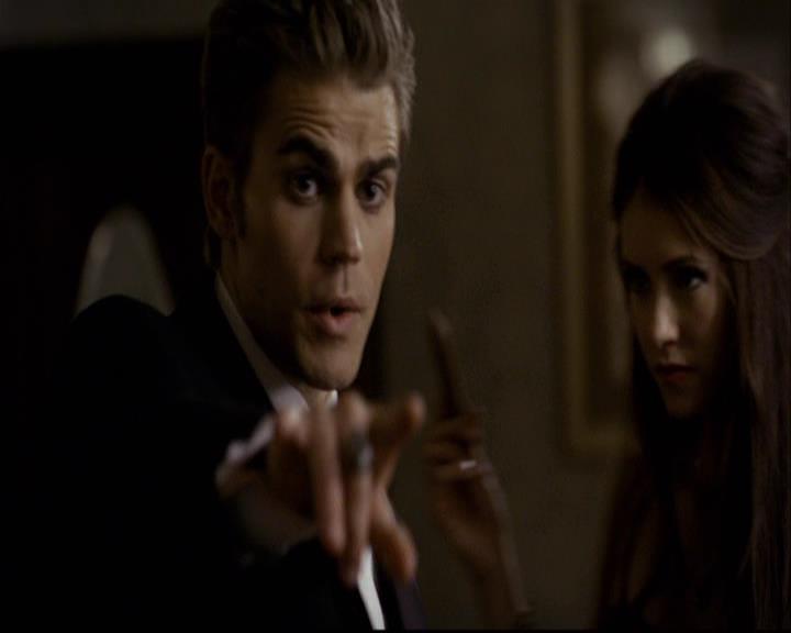 VampireDiariesWorld-dot-org_2x07Masquerade1298.jpg