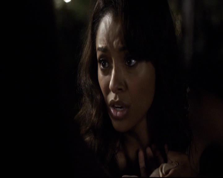 VampireDiariesWorld-dot-org_2x07Masquerade1318.jpg