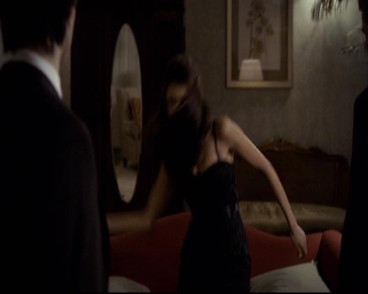 VampireDiariesWorld-dot-org_2x07Masquerade1323.jpg