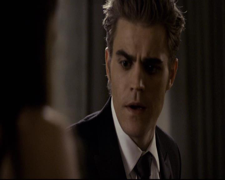 VampireDiariesWorld-dot-org_2x07Masquerade1326.jpg