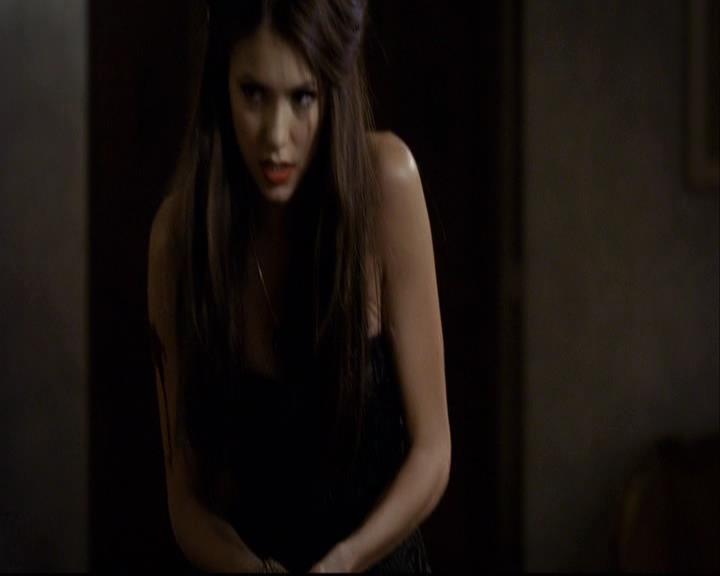 VampireDiariesWorld-dot-org_2x07Masquerade1327.jpg