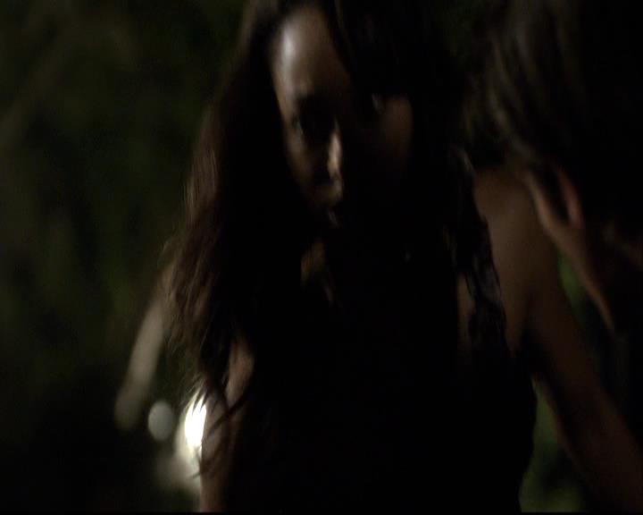 VampireDiariesWorld-dot-org_2x07Masquerade1350.jpg