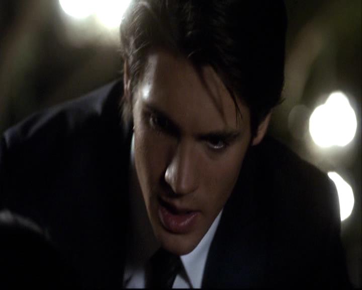 VampireDiariesWorld-dot-org_2x07Masquerade1354.jpg