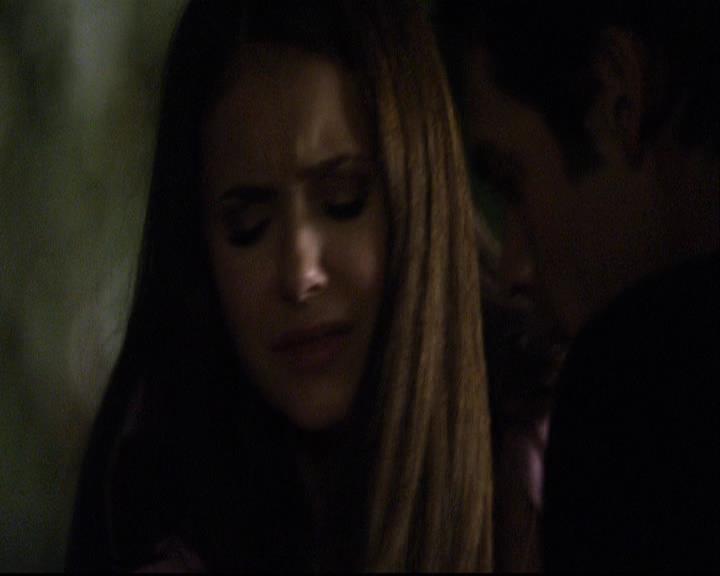 VampireDiariesWorld-dot-org_2x07Masquerade1357.jpg