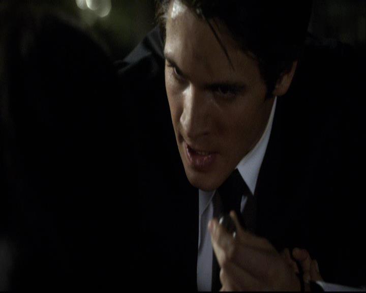 VampireDiariesWorld-dot-org_2x07Masquerade1358.jpg