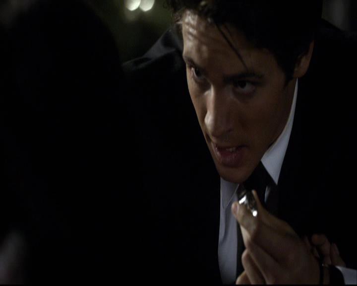 VampireDiariesWorld-dot-org_2x07Masquerade1361.jpg